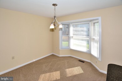 10505 Trinidad Ct, Manassas, VA 20109 - photo 6