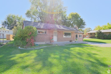 834 E Center St, Springville, UT 84663 - photo 2