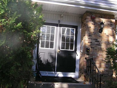 9 Shoreham Ct unit 2, Pawtucket, RI 02860 - photo 2
