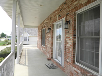 404 James Creek Ln, Jacksonville, IL 62650 - photo 2