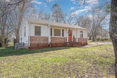 700 Greenville St, Pendleton, SC 29670 - photo 2