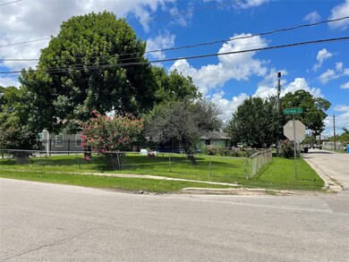 3162 Golfcrest Blvd, Houston, TX 77087 - photo 6