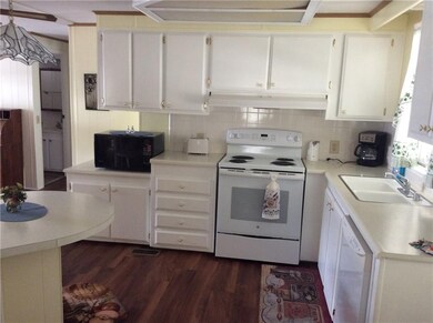 5513 Cheyenne St, Zephyrhills, FL 33542 - photo 6