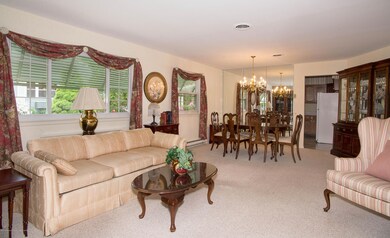 _RMJ6115 living room