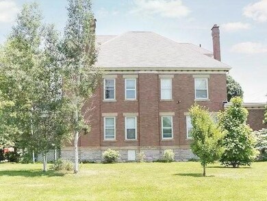 1305 Bryden Rd unit 307, Columbus, OH 43205 - photo 2