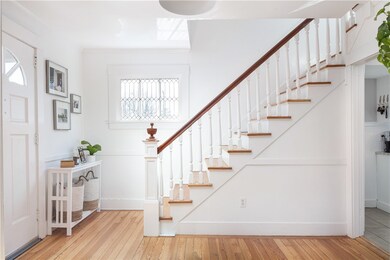 4 Apthorp Ave, Newport, RI 02840 - photo 2