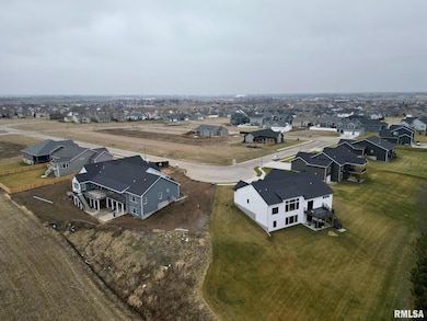 6107 Duggleby Ave, Davenport, IA 52807 - photo 3