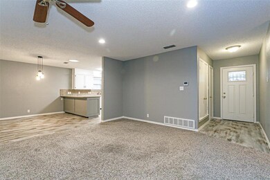 4208 Mojave Dr, Granbury, TX 76049 - photo 5