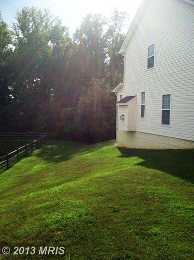 8635 Queensway Ct, White Plains, MD 20695 - photo 4