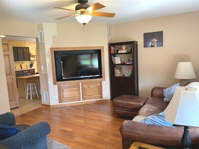 unlisted-address, Naperville, IL 60564 - photo 3