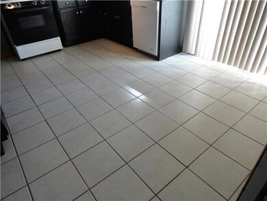 11215 W 69th St, Shawnee, KS 66203 - photo 5