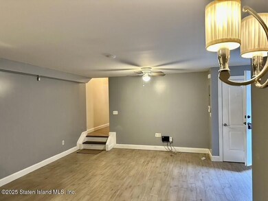 28 Moreno Ct unit 2, Staten Island, NY 10309 - photo 4