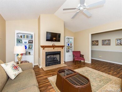 16 Gray Wolf Ln, Hendersonville, NC 28792 - photo 5