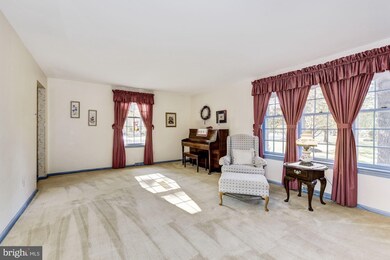 709 Maple Leaf Ln, Moorestown, NJ 08057 - photo 3