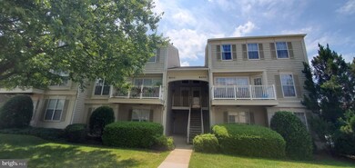 8202 Catbird Cir unit 202, Lorton, VA 22079 - photo 3