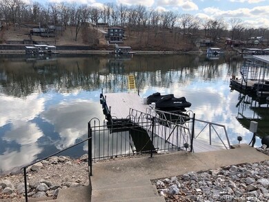 Day dock to enjoy the view...