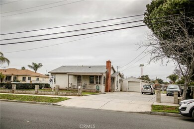 Front of house/garage/XL driveway