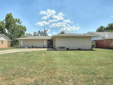 2812 Camelot Dr, Oklahoma City, OK 73120 - photo 2