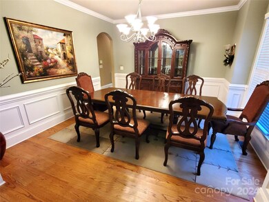Formal Dining Rm