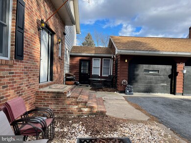 113 N Lingle Ave, Hershey, PA 17033 - photo 4