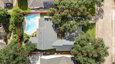 This aerial view showcases de 2560 sqft Lot.
