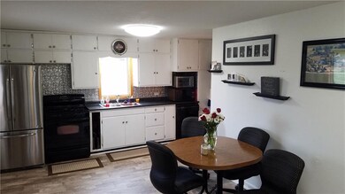 1506 1/2 W 4th St N, Newton, IA 50208 - photo 6