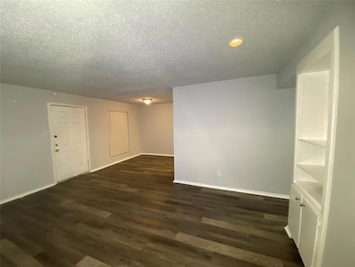 2401 Leon St unit 201, Austin, TX 78705 - photo 3
