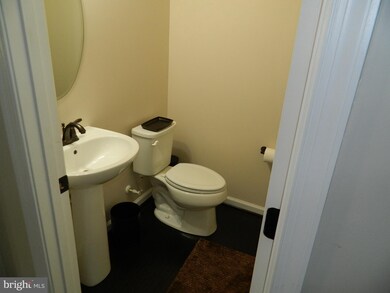 9337 Rock Lynn Cir, Waldorf, MD 20603 - photo 7