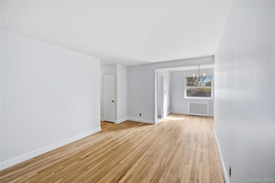 228-08 Stronghurst Ave unit Lower, Queens Village, NY 11427 - photo 4