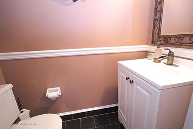 85 Logan Ave, Staten Island, NY 10301 - photo 5