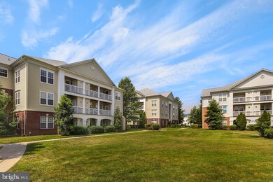 42446 Mayflower Terrace unit 304, Ashburn, VA 20148 - photo 3