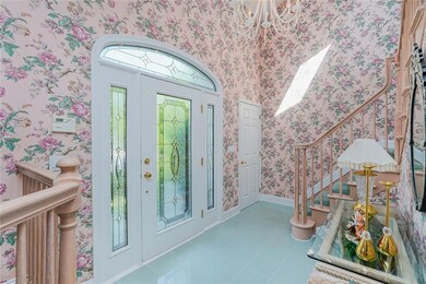 312 Barbara St, Staten Island, NY 10306 - photo 4