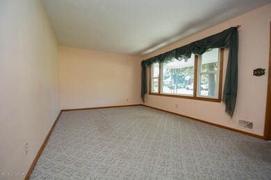 6209 Apex Dr, Louisville, KY 40219 - photo 3