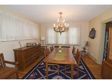 Dining Room. Large & bright!
