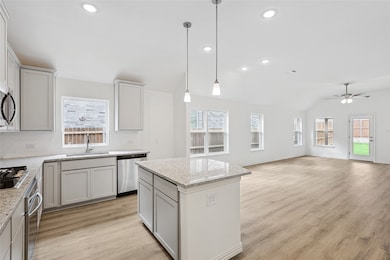 3005 Myrtle Beach Ln, League City, TX 77573 - photo 5