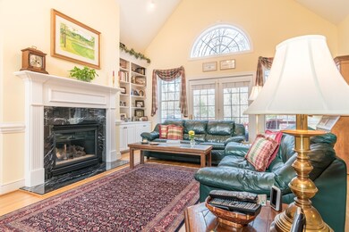 007 living room 2