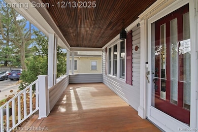 923 N Center St, Royal Oak, MI 48067 - photo 2
