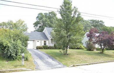 240 Hoyt St, Manchester, NH 03103 - photo 2