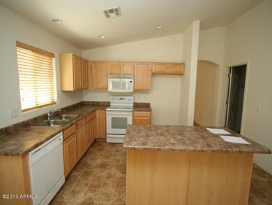 023-280517 Kitchen