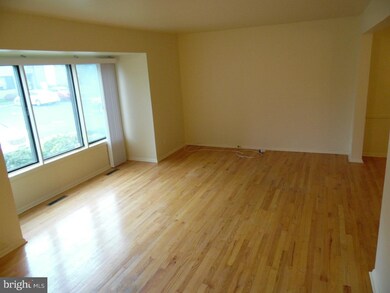 25 Dennison Dr, East Windsor, NJ 08520 - photo 2