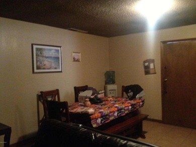 1104 Main St Dining area