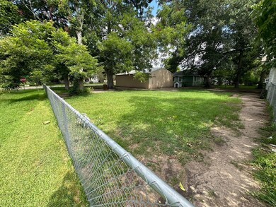 2509 1st St, Bay City, TX 77414 - photo 7