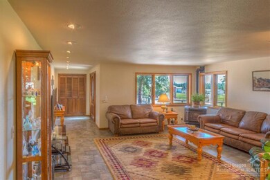 23265 Cindy Ct, Bend, OR 97701 - photo 3