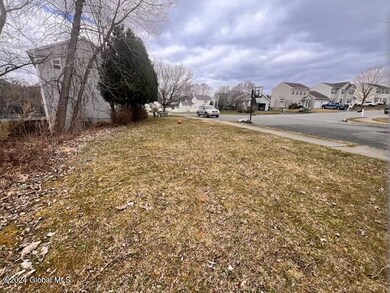 pic3 w_house next door