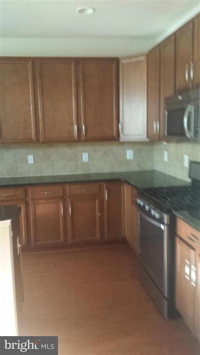 8406 Gibbs Way, Hyattsville, MD 20785 - photo 4