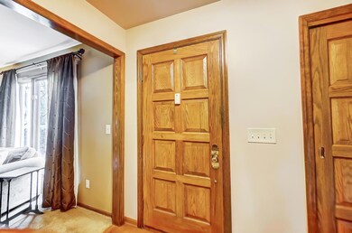 004_6732 Heathview St