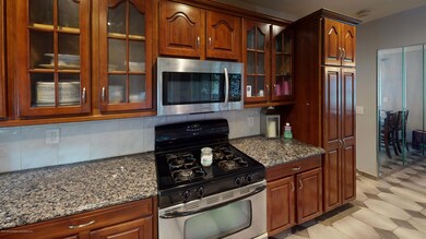 304 Dickie Ave, Staten Island, NY 10314 - photo 7