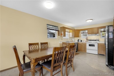 Main Level Dining to Kitchen