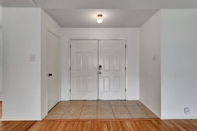 1311 Oak Hollow Dr, Friendswood, TX 77546 - photo 5