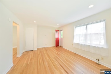 461 Heath Place unit 23, Hackensack, NJ 07601 - photo 4